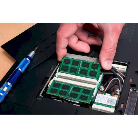 Оперативна пам'ять SoDIMM DDR4 16GB 3200 MHz Kingston (KVR32S22D8/16)