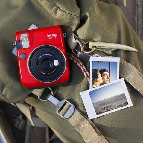 Камера миттєвого друку Fujifilm Instax Mini 70 Passion Red (16513889)