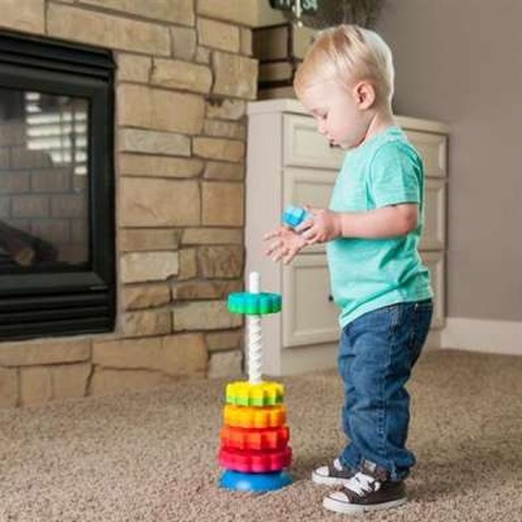 Розвиваюча іграшка Fat Brain Toys Пірамідка гвинтова тактильна SpinAgain (F110ML)