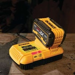 Зарядний пристрій для акумуляторів інструменту DeWALT 18 В, 54 В,12 A, 1 кг (DCB117)
