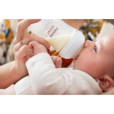 Соска Philips AVENT Natural швидкий потік 6+ міс 2 шт (SCY965/02)