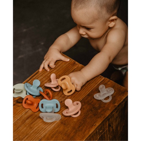 Пустушка Suavinex Colour Essence 0-6 міс, анатомічна силіконова, нюдова (308086)