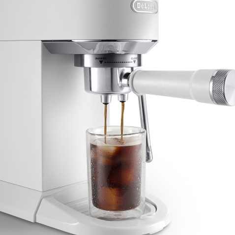 Ріжкова кавоварка еспресо DeLonghi EC 890.WI